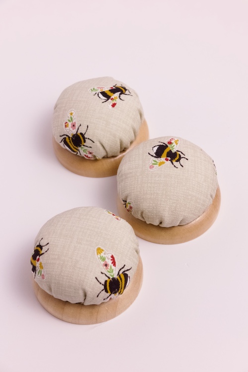 Игольница-подушечка "Пчелы"  