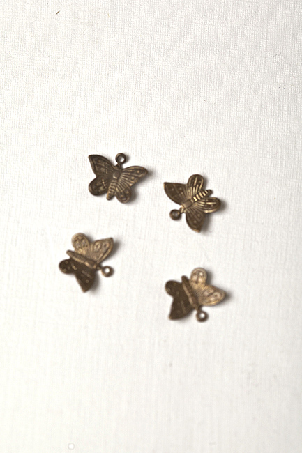 Металлическая подвеска "Маленькая бабочка" 